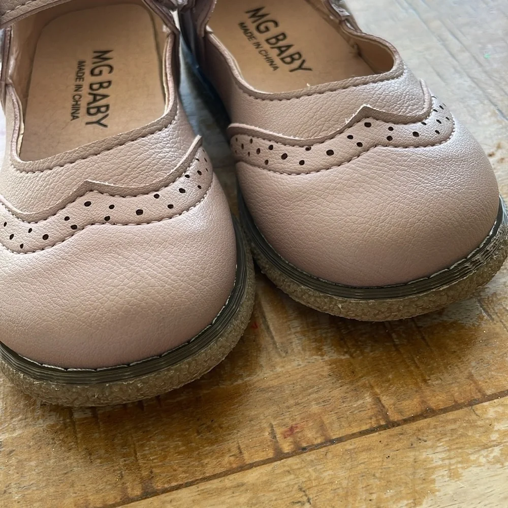 MG Baby Pink Mary Jane Shoes size 27(4-4.5 toddler)